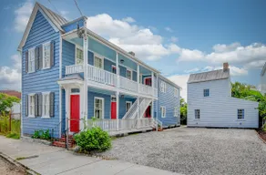 Cozy, Historical Home, 150ft. to King St! - Image 2