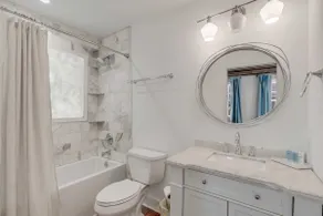 Remodeled 3bd, Marble Bathrooms, 150ft to King St! - Image 5