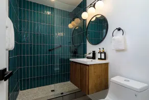Your National Park Getaway l King and Queen Suite - Image 4