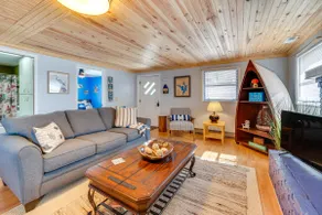Lakefront New London Home: Dock, Fire Pit + Views! - Image 4
