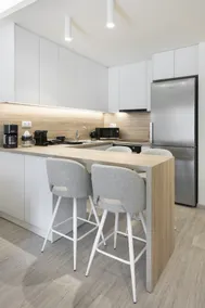 Deluxe Apartment in Kallithea with Balcony & Wifi - Image 4