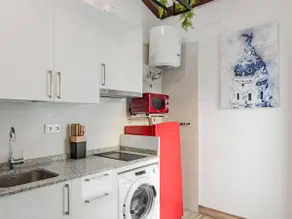 Madrid Villaverde IV, Studio with patio and AC - Image 3
