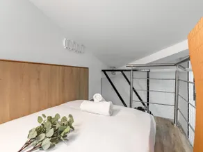 Madrid Villaverde IV, Studio with patio and AC - Image 2