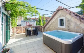 Two-Bedroom Holiday Home In Sinj - Image 2