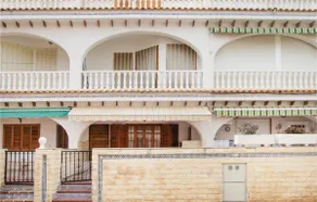 Strandhaus mit 4 Schlafzimmern in Santa Pola - Image 4