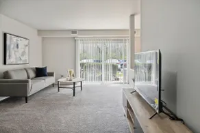Chateau 506 Stunning in Wilmington, Free Parking! - Image 2