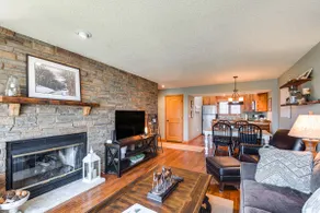 Galena Townhome w/ Deck & Golf Course View! - Image 4