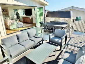 3-Story, Ocean Views, Steps to Beach, Sleeps 8 - Image 5