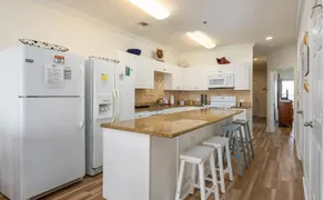 Schöne 6-Zimmer-Wohnung in Cherry Grove! - Image 5