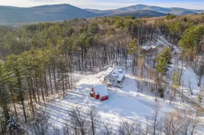 Serene 4-BR Retreat 11-min to Okemo - Image 2