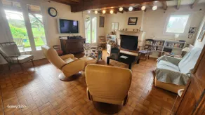 Spacious house with large garden in Valdivienne - Image 3