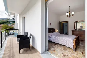 Apartamento 'Casa Grace - Casa Al Mare' con vistas a la montaña, balcón y Wi-Fi - Image 2