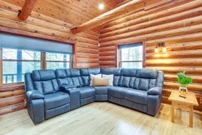 Family Home w/ Indoor Pool ~ 2 Mi to Elkhart Lake! - Image 4