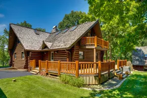 Family Home w/ Indoor Pool ~ 2 Mi to Elkhart Lake! - Image 3