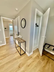 Modern Apartment Steps from Blackstone & Dundee - Image 3