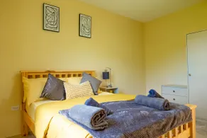 Pierocks Highgate Entire house with Free Parking and WI-FI - Image 4