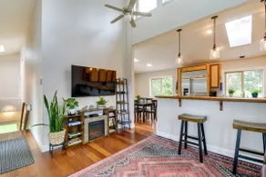 Port Townsend Home: Spacious Yard & Mountain Views - Image 5