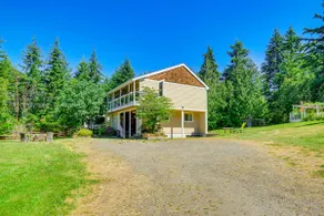 Port Townsend Home: Spacious Yard & Mountain Views - Image 3