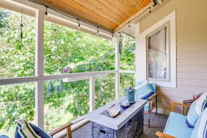 Port Townsend Home: Spacious Yard & Mountain Views - Image 2