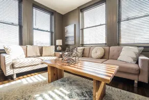 Funky Town Apt! 39th ST Westport w/ Parking - Image 4