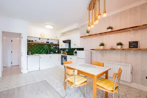 Gf - 2 Bed 2 Bath - Dockland Rest- Free Parking - Image 5