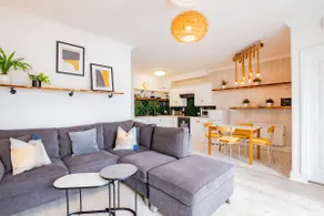 Gf - 2 Bed 2 Bath - Dockland Rest- Free Parking - Image 3