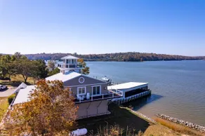 Stunning Riverfront Property - New Listing - Image 4