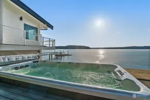 Family Beach House w/ Hot Tub, Kayaks & Game Room - Image 2