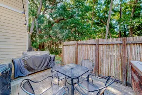Inviting waterfront cottage with balcony, firepit, marsh views, & washer/dryer - Image 5
