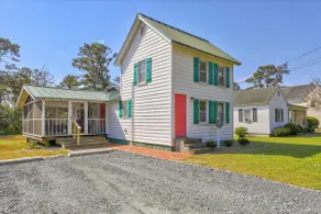 Adorable Chincoteague home by Seaside Vacations - Image 4