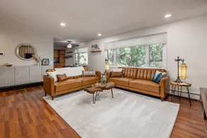 Artistic downtown 2br king bed - Image 5