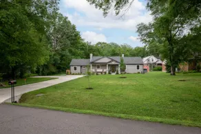 Modern Music City Oasis Sauna & Spacious Yard - Image 2