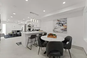 Luxury 171-11 Condos with Magnificent Lakeviews - Image 4