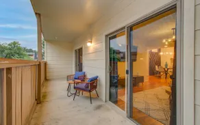 3 Bedrooms Spacious Central Condo w Pool - Image 4