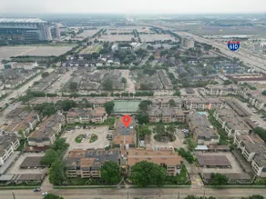 3 Bedrooms Spacious Central Condo w Pool - Image 5