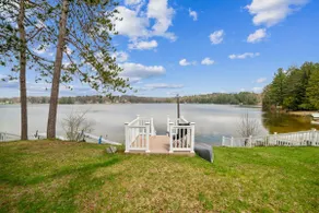 Vaughn Lake Escape: Endless Days on the Water - Image 4