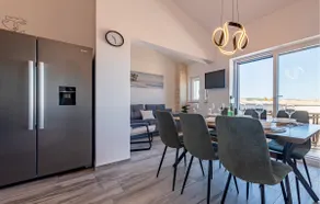 3 Bedroom Cozy Apartment In Prizna - Image 4