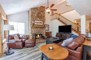 HV Woodside Retreat with a Grand Piano - Image 4