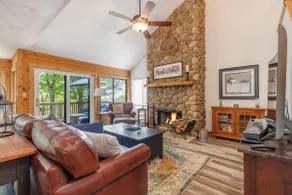 HV Woodside Retreat with a Grand Piano - Image 2