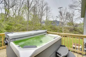 Serene Zanesville Getaway: Hot Tub, 2 Decks! - Image 2