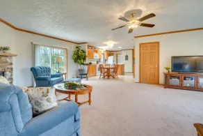 Serene Zanesville Getaway: Hot Tub, 2 Decks! - Image 5