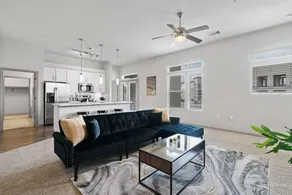 2B2B LUX Apt Near Heart of Austin w/Pool & Parking - Image 3