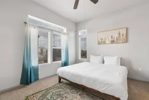 2B2B LUX Apt Near Heart of Austin w/Pool & Parking - Image 5