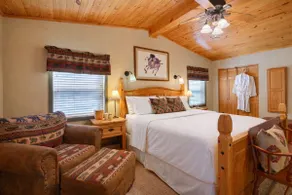 Elwood Loft cabin for 4: Hot tub + 3 horse stalls - Image 3