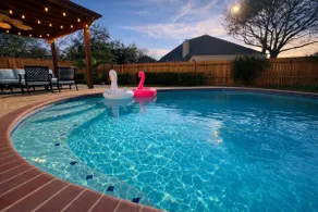 Amazing Bay Villa Near NASA with Pool & Pool Table - Image 3