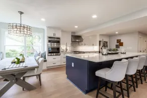 Luxury Waterfront Home Pier Mins to DTA - Image 3