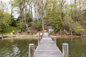 Luxury Waterfront Home Pier Mins to DTA - Image 2