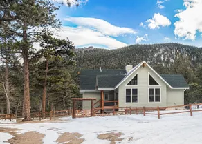 Pines & Peaks Cabin | 10 min to RMNP | Hot tub - Image 5