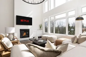 Luxury 4BR Muskoka Cottage w/ Fiber WiFi & Views - Image 4