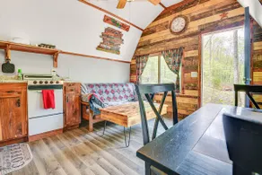 Mtn-View Cabin w/ Deck & Fire Pit in Des Arc! - Image 5
